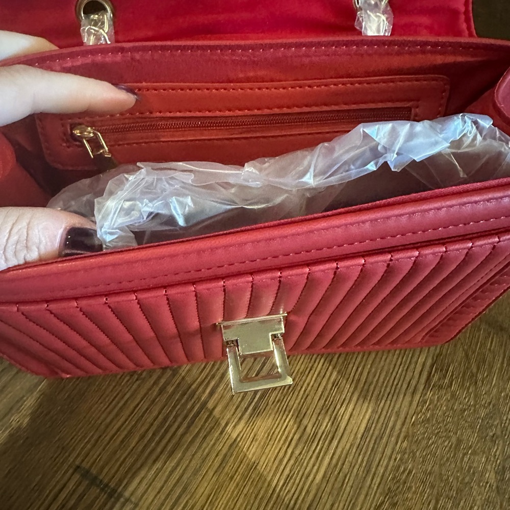 Badgley Mischka Red Quilted Bag - Picture 5 of 6